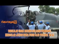 ROESMIN NURJADI MENGGELAR LATIHAN PENURUNAN PAKSA PESAWAT OLEH PERSONEL TNI AU